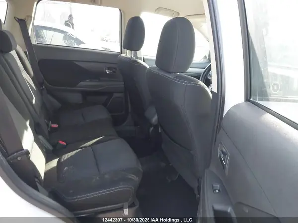 JA4AZ2A31HZ600753 2017 MITSUBISHI OUTLANDER - Image 8