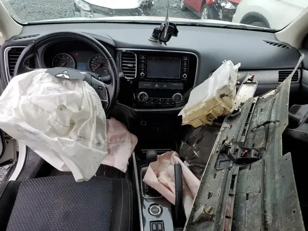 JA4AZ2A31HZ601109 2017 MITSUBISHI OUTLANDER - Image 8