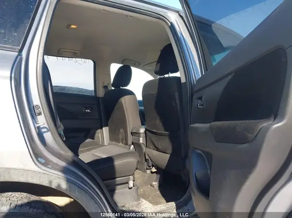 JA4AZ2A31HZ604589 2017 MITSUBISHI OUTLANDER - Image 8