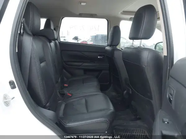 JA4AZ2A31HZ609551 2017 MITSUBISHI OUTLANDER - Image 8