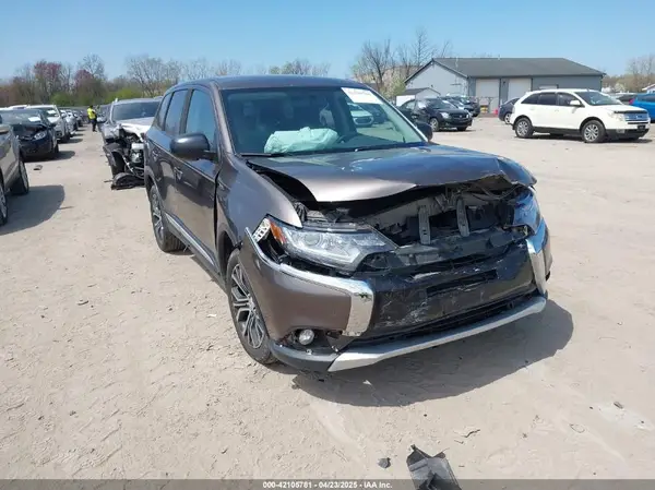 JA4AZ2A31JZ003933 2018 MITSUBISHI OUTLANDER - Image 1