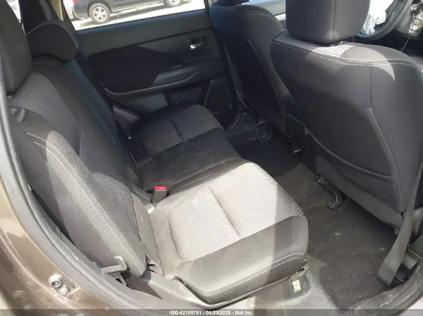 JA4AZ2A31JZ003933 2018 MITSUBISHI OUTLANDER - Image 8