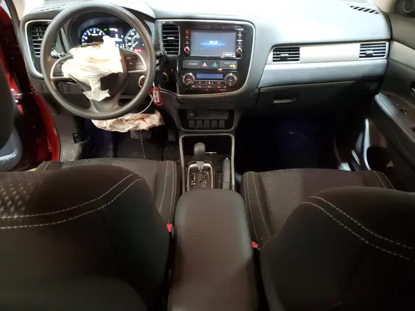 JA4AZ2A31JZ004399 2018 MITSUBISHI OUTLANDER - Image 8