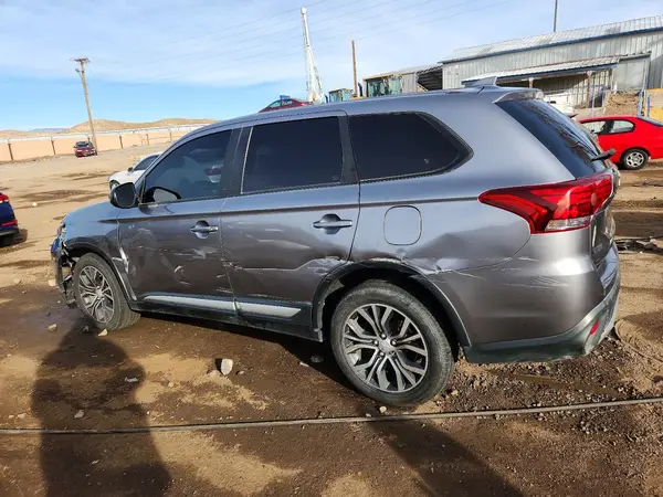 JA4AZ2A31JZ009635 2018 MITSUBISHI OUTLANDER - Image 2