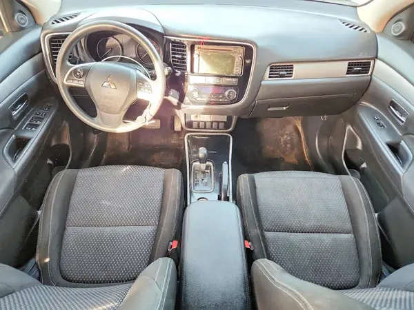 JA4AZ2A31JZ009635 2018 MITSUBISHI OUTLANDER - Image 8