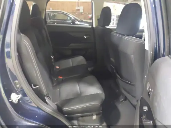 JA4AZ2A31JZ013247 2018 MITSUBISHI OUTLANDER - Image 8