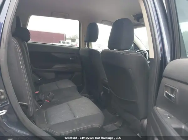 JA4AZ2A31JZ607577 2018 MITSUBISHI OUTLANDER - Image 8
