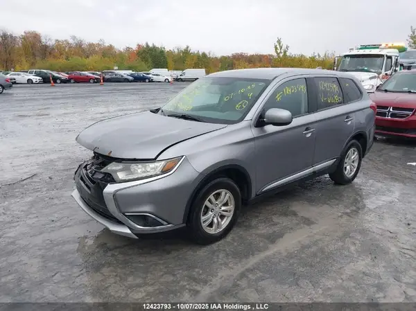 JA4AZ2A31JZ616280 2018 MITSUBISHI OUTLANDER - Image 2