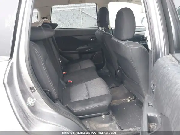 JA4AZ2A31JZ616280 2018 MITSUBISHI OUTLANDER - Image 8