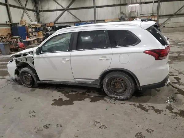 JA4AZ2A31KZ602428 2019 MITSUBISHI OUTLANDER - Image 2