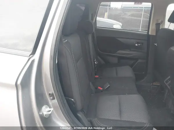 JA4AZ2A31KZ605149 2019 MITSUBISHI OUTLANDER - Image 8