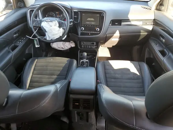 JA4AZ2A31LZ613513 2020 MITSUBISHI OUTLANDER - Image 8