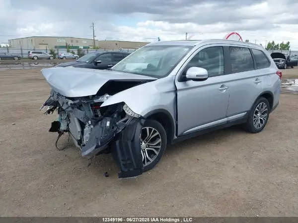 JA4AZ2A32GZ600565 2016 MITSUBISHI OUTLANDER - Image 2
