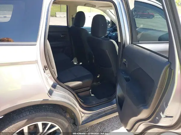JA4AZ2A32HZ028186 2017 MITSUBISHI OUTLANDER - Image 8