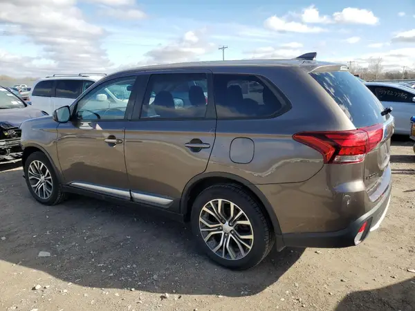 JA4AZ2A32HZ035784 2017 MITSUBISHI OUTLANDER - Image 2