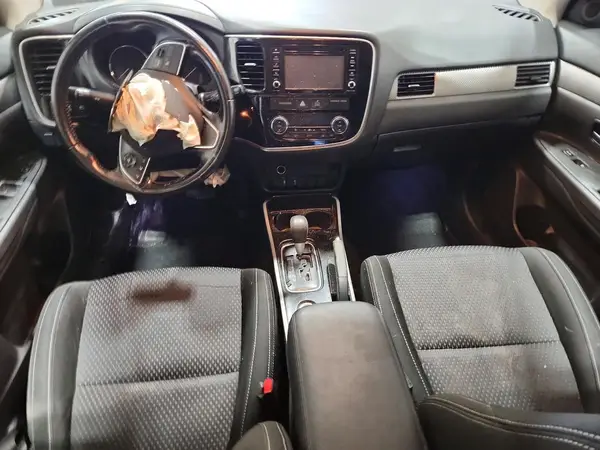 JA4AZ2A32HZ069725 2017 MITSUBISHI OUTLANDER - Image 8