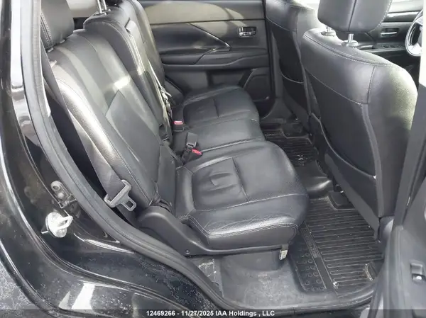 JA4AZ2A32HZ611809 2017 MITSUBISHI OUTLANDER - Image 8