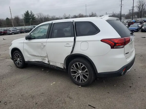 JA4AZ2A32JZ004444 2018 MITSUBISHI OUTLANDER - Image 2