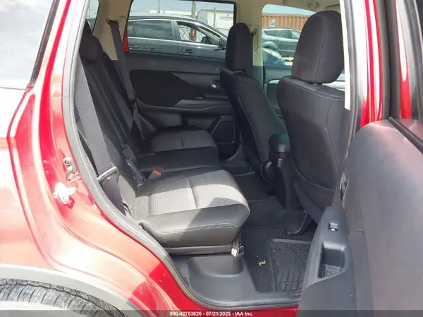 JA4AZ2A32JZ005402 2018 MITSUBISHI OUTLANDER - Image 8