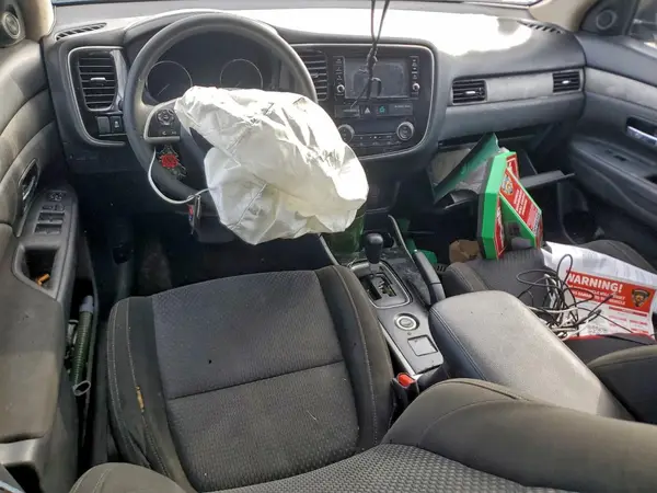 JA4AZ2A32JZ007554 2018 MITSUBISHI OUTLANDER - Image 8