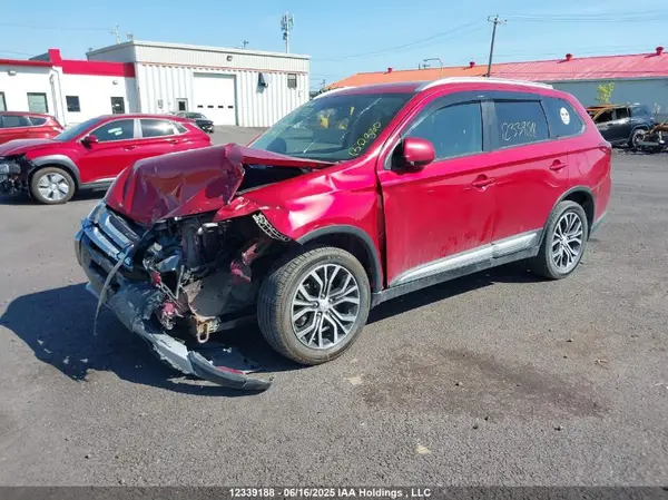 JA4AZ2A32JZ600363 2018 MITSUBISHI OUTLANDER - Image 2