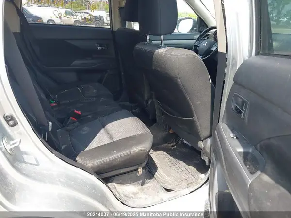 JA4AZ2A32JZ602002 2018 MITSUBISHI OUTLANDER - Image 8