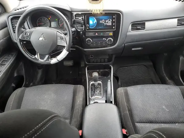 JA4AZ2A32JZ606633 2018 MITSUBISHI OUTLANDER - Image 8