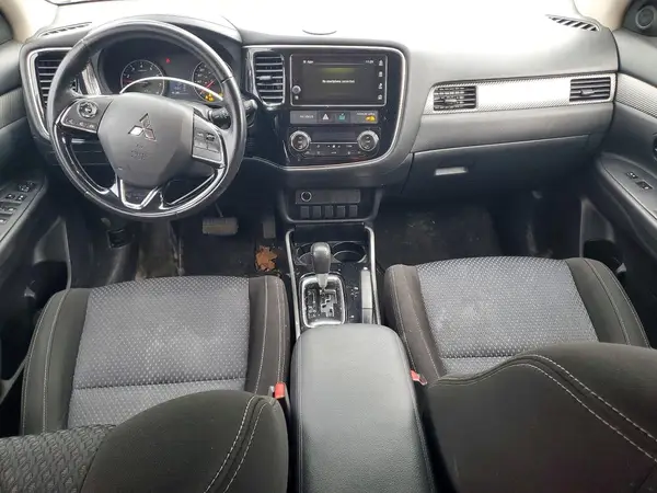 JA4AZ2A32JZ612688 2018 MITSUBISHI OUTLANDER - Image 8