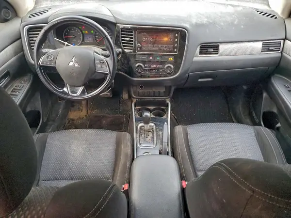 JA4AZ2A32JZ616577 2018 MITSUBISHI OUTLANDER - Image 8