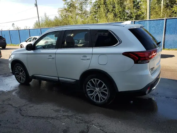 JA4AZ2A32JZ619074 2018 MITSUBISHI OUTLANDER - Image 2
