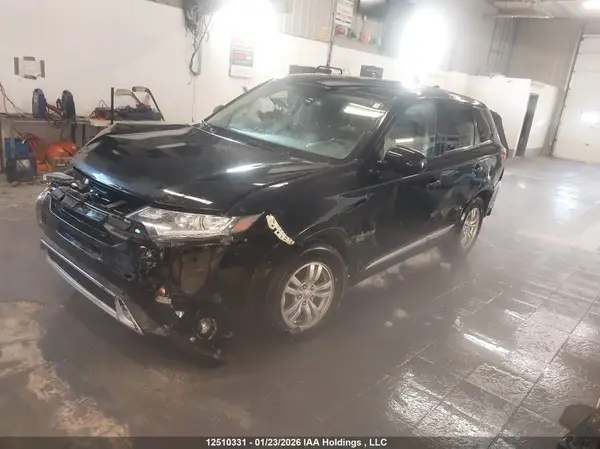 JA4AZ2A32LZ603265 2020 MITSUBISHI OUTLANDER - Image 2