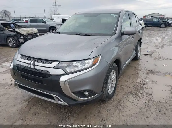 JA4AZ2A32LZ604027 2020 MITSUBISHI OUTLANDER - Image 2