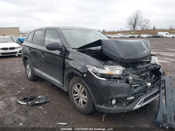 JA4AZ2A32LZ613438 2020 MITSUBISHI OUTLANDER - Image 1