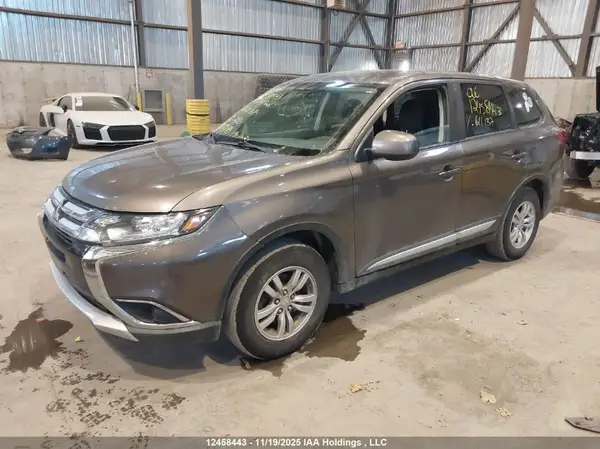 JA4AZ2A33GZ611137 2016 MITSUBISHI OUTLANDER - Image 2