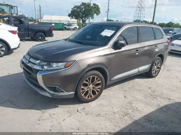 JA4AZ2A33HZ009274 2017 MITSUBISHI OUTLANDER - Image 2