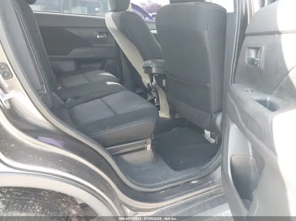 JA4AZ2A33HZ009274 2017 MITSUBISHI OUTLANDER - Image 8