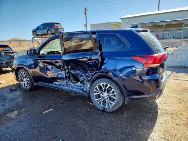 JA4AZ2A33HZ013227 2017 MITSUBISHI OUTLANDER - Image 2