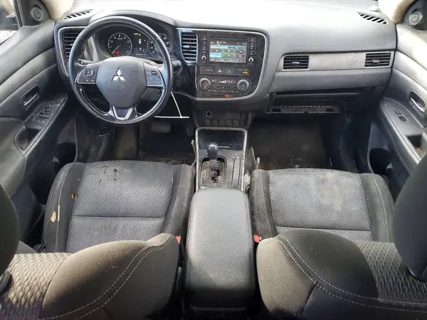JA4AZ2A33HZ030657 2017 MITSUBISHI OUTLANDER - Image 8