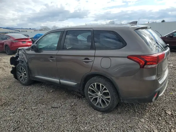 JA4AZ2A33HZ030738 2017 MITSUBISHI OUTLANDER - Image 2