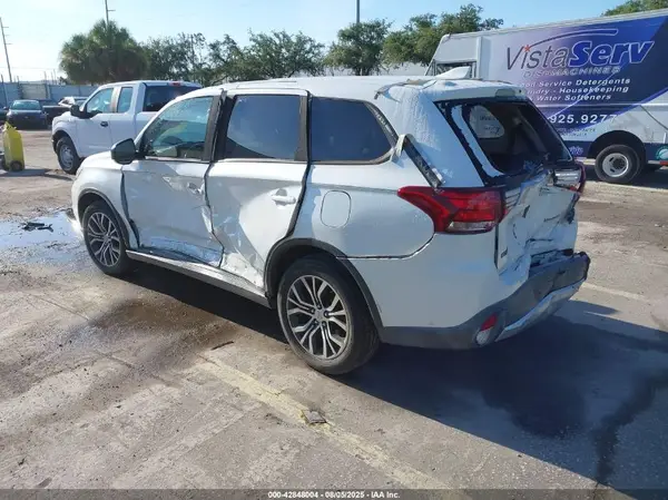 JA4AZ2A33HZ035972 2017 MITSUBISHI OUTLANDER - Image 2