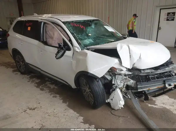 JA4AZ2A33HZ038323 2017 MITSUBISHI OUTLANDER - Image 1