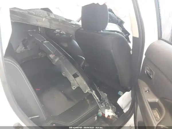 JA4AZ2A33HZ038323 2017 MITSUBISHI OUTLANDER - Image 8