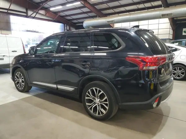 JA4AZ2A33HZ052349 2017 MITSUBISHI OUTLANDER - Image 2