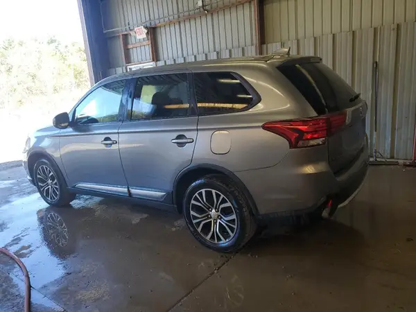 JA4AZ2A33HZ062167 2017 MITSUBISHI OUTLANDER - Image 2