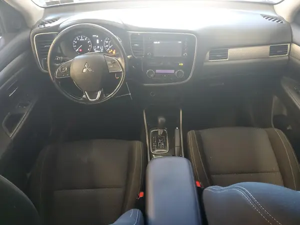 JA4AZ2A33HZ062167 2017 MITSUBISHI OUTLANDER - Image 8
