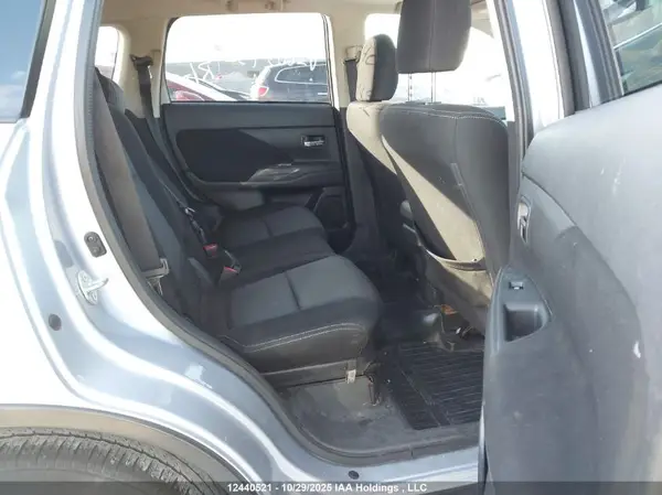 JA4AZ2A33HZ603492 2017 MITSUBISHI OUTLANDER - Image 8
