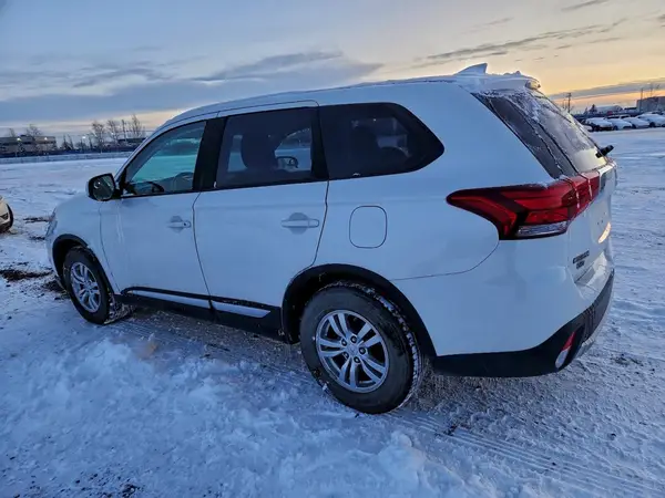 JA4AZ2A33HZ604559 2017 MITSUBISHI OUTLANDER - Image 2