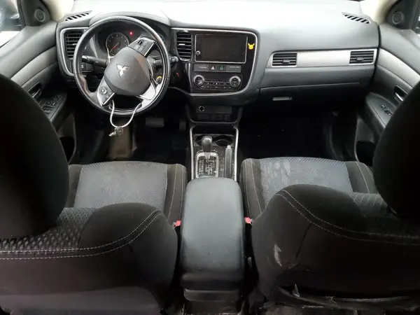 JA4AZ2A33JJ600130 2018 MITSUBISHI OUTLANDER - Image 8