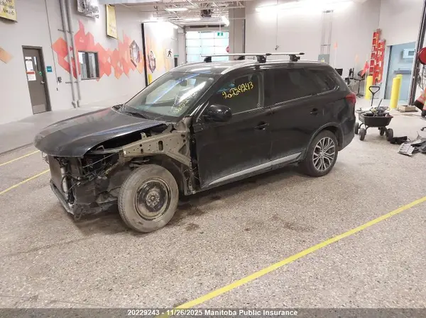 JA4AZ2A33JJ601102 2018 MITSUBISHI OUTLANDER - Image 2