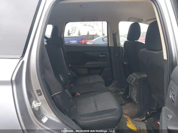 JA4AZ2A33KZ606741 2019 MITSUBISHI OUTLANDER - Image 8